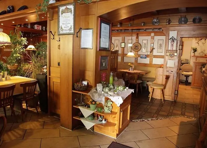 Отель Gasthof Bauer 3*